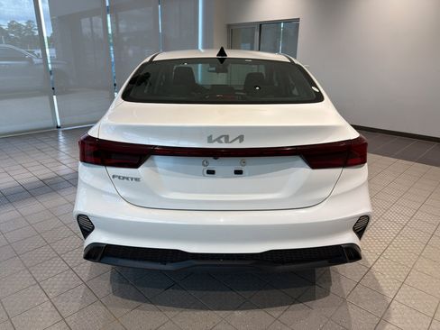 Used 2023 Kia Forte LXS w/ LXS Technology Package FWD image 4