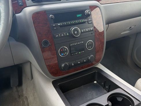 Used 2011 Chevrolet Suburban LT w/ Luxury Package image 15