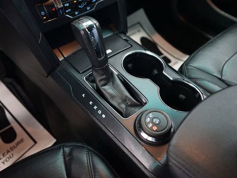 Used 2016 Ford Explorer XLT w/ Equipment Group 202A image 34