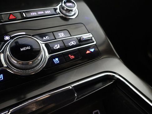 Used 2023 Lincoln Nautilus Reserve AWD/4WD image 53