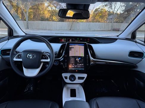 Used 2017 Toyota Prius Prime Advanced image 25