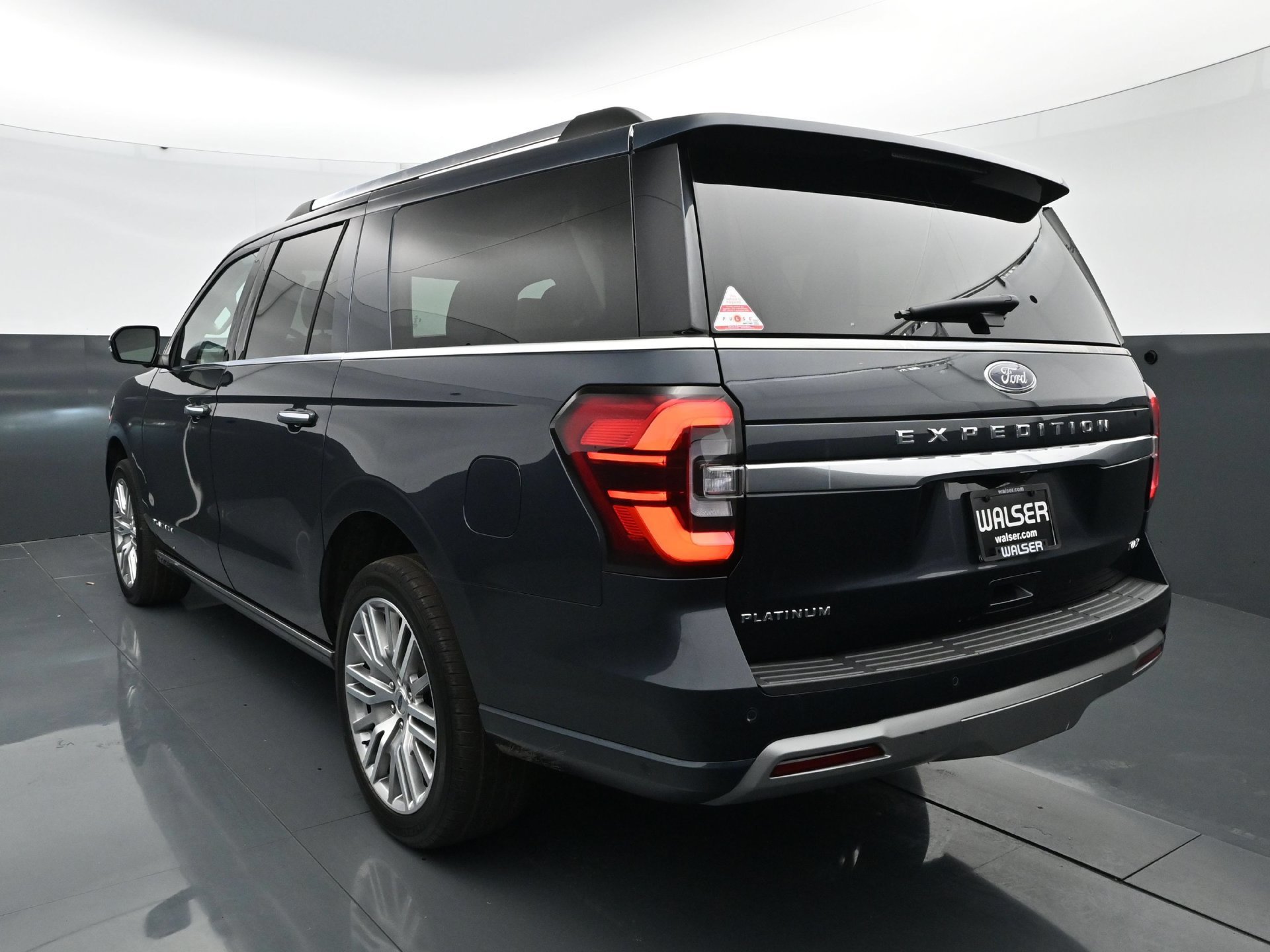 Used 2024 Ford Expedition Max Platinum AWD/4WD image 5
