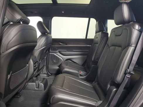 New 2026 Jeep Grand Cherokee L Limited w/ Luxury Tech Group II RWD image 24