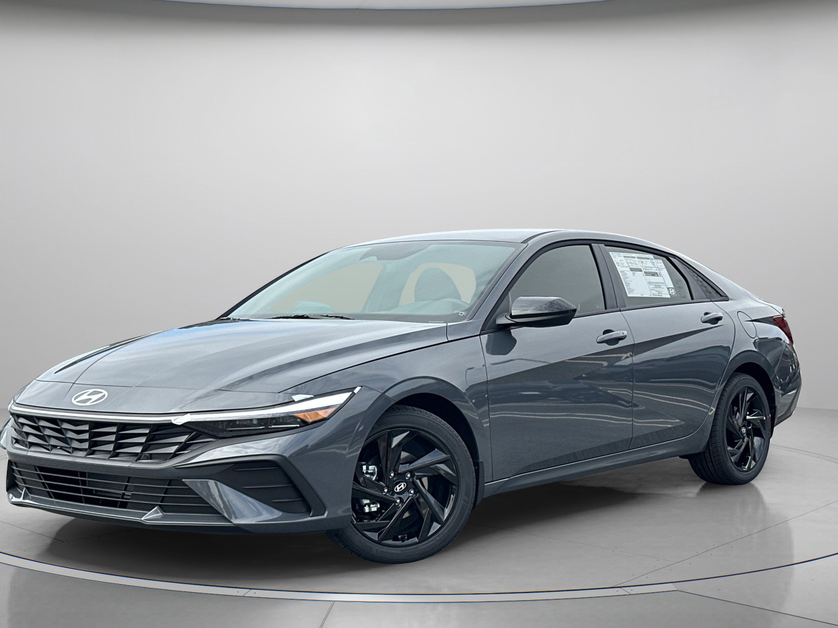 Used 2026 Hyundai Elantra Sport FWD image 2