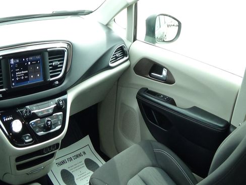 Certified 2023 Chrysler Voyager LX FWD image 14