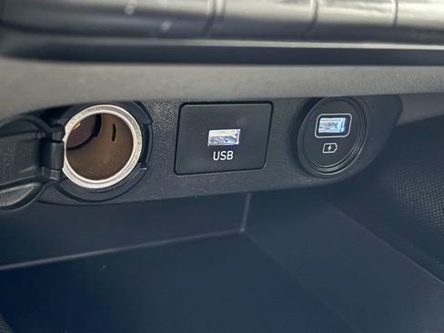 Used 2023 Hyundai Elantra SEL image 19