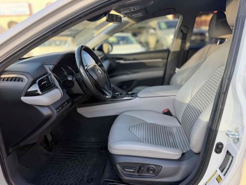 Used 2022 Toyota Camry SE FWD image 17