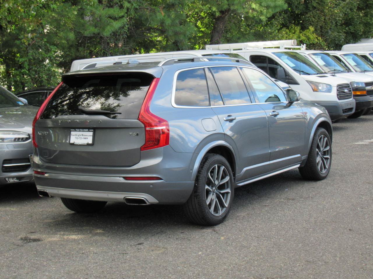 Used 2017 Volvo XC90 T6 Momentum w/ Vision Package AWD/4WD image 5
