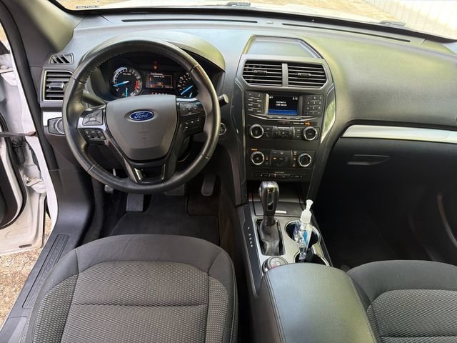 Used 2018 Ford Explorer XLT AWD/4WD image 13