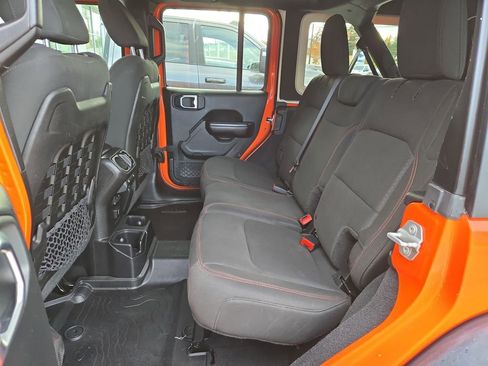 Used 2018 Jeep Wrangler Unlimited Rubicon image 14