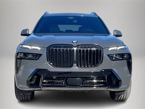 Used 2026 BMW X7 xDrive40i w/ Executive Package image 3