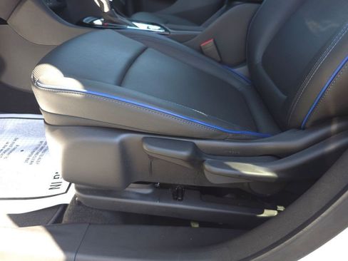 Used 2025 Buick Encore GX Sport Touring image 13