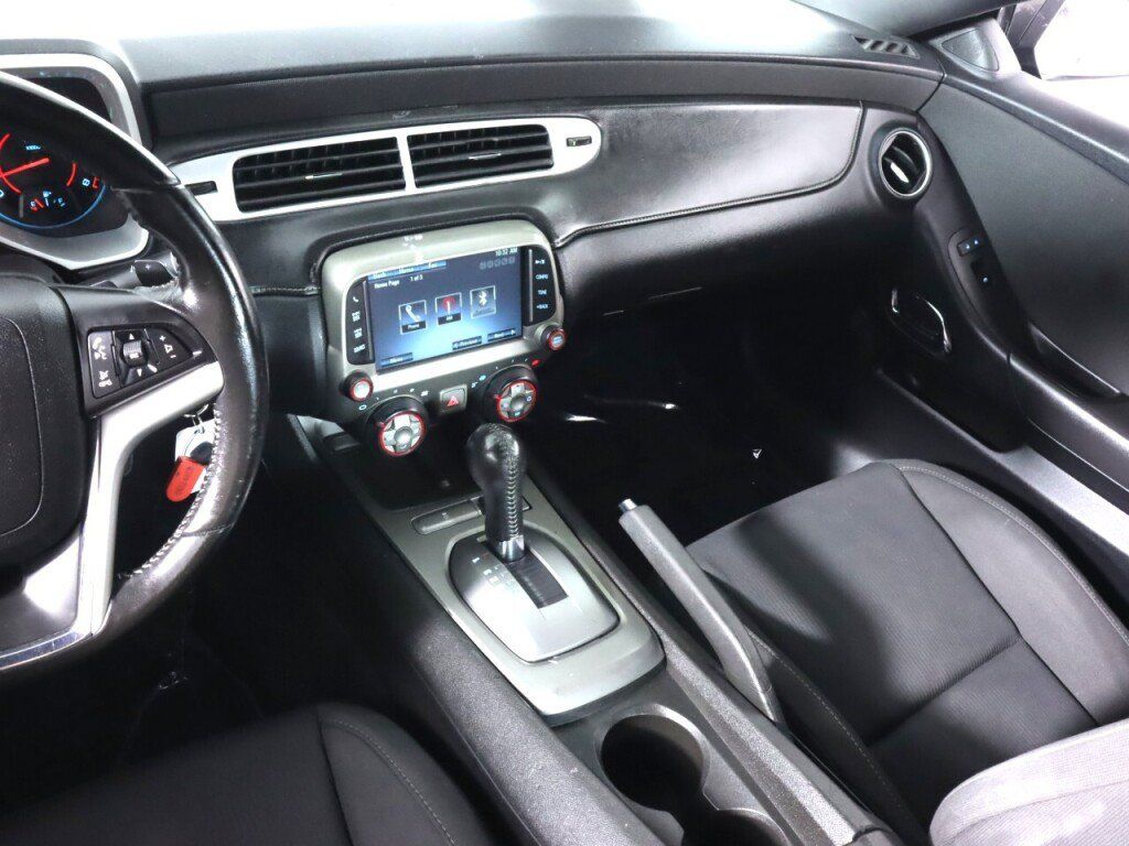 Used 2015 Chevrolet Camaro LT RWD image 26
