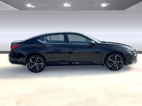 New 2025 Nissan Altima 2.5 SR w/ SR Premium Package image 8