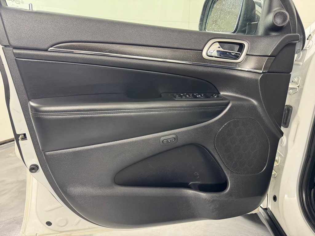 Used 2018 Jeep Grand Cherokee Limited w/ Luxury Group II AWD/4WD image 11