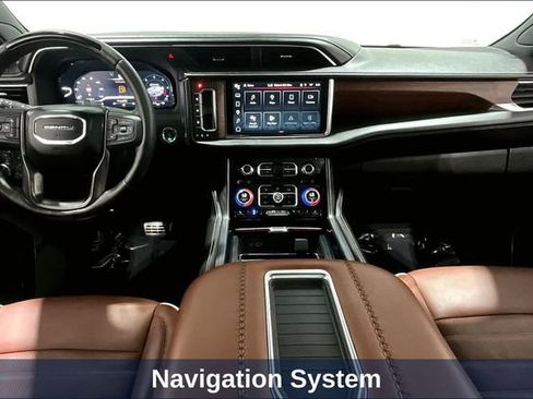 Used 2023 GMC Yukon XL Denali Ultimate AWD/4WD image 10