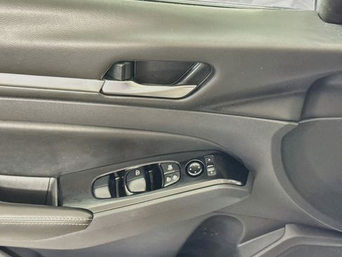 Used 2023 Nissan Altima 2.5 SV FWD image 24