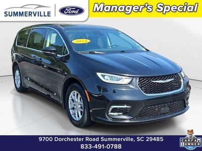 Used 2024 Chrysler Pacifica Touring-L