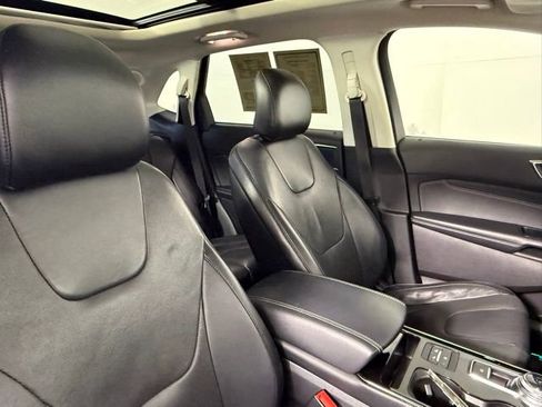 Used 2019 Ford Edge Titanium w/ Equipment Group 301A FWD image 54