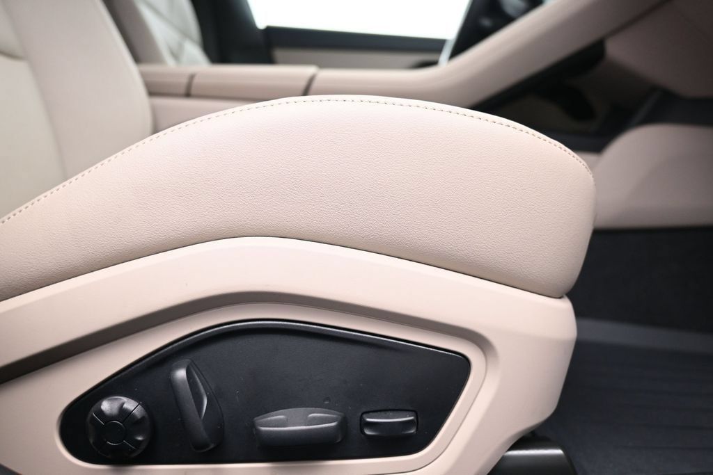 Certified 2025 Porsche Taycan 4S AWD/4WD image 16