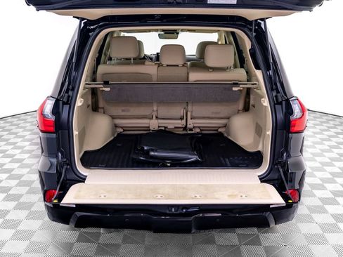 Used 2020 Lexus LX 570 4WD w/ Luxury Package image 38