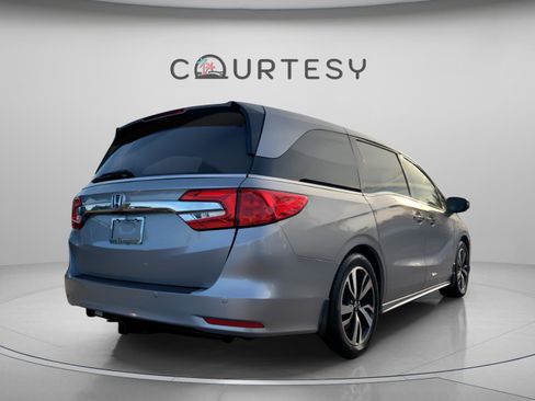 Used 2019 Honda Odyssey Elite image 3