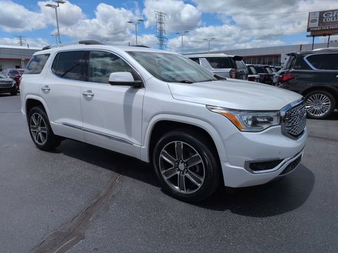 Used 2017 GMC Acadia Denali w/ Technology Package FWD image 7