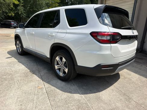 Used 2025 Honda Pilot EX-L image 7