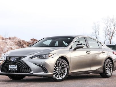 Used 2020 Lexus ES 300h w/ Accessory Package 2