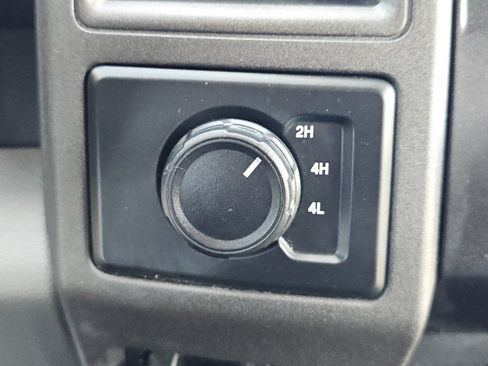Used 2022 Ford F250 XL w/ Power Equipment Group AWD/4WD image 9