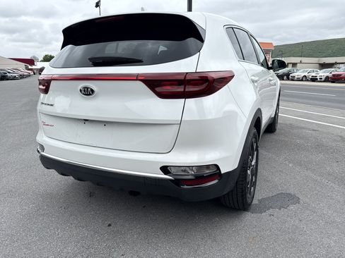 Used 2022 Kia Sportage LX w/ LX AWD Value Edition Package image 3