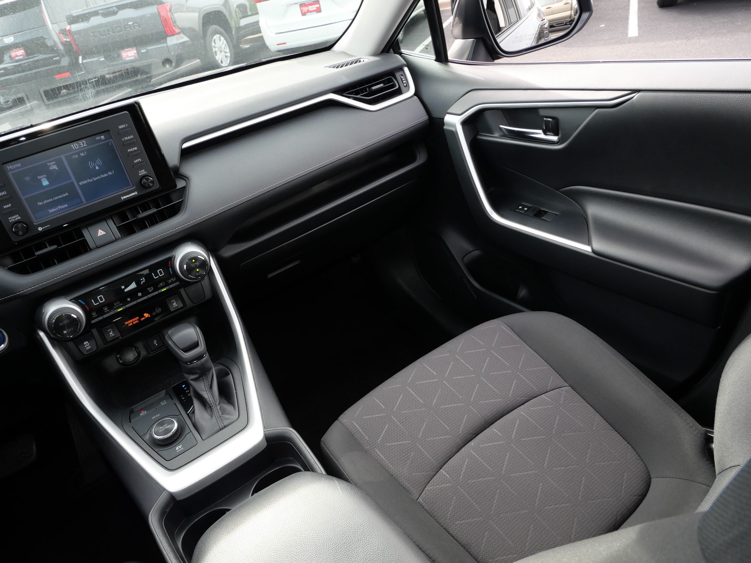 Used 2020 Toyota RAV4 XLE w/ Convenience Package AWD/4WD image 11