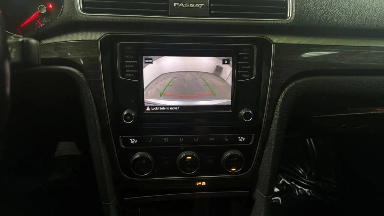 Used 2018 Volkswagen Passat 2.0T SE FWD image 14