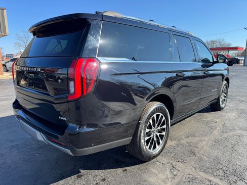 Used 2025 Ford Expedition Max Platinum image 7