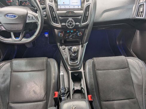 Used 2017 Ford Focus RS AWD/4WD image 8