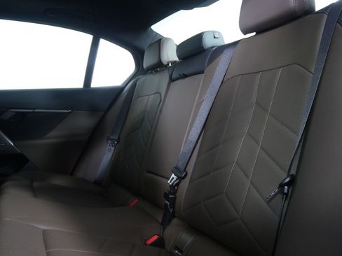 Certified 2025 BMW 530i image 6