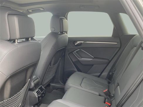 Used 2025 Audi Q3 2.0T Premium w/ Convenience Package image 11