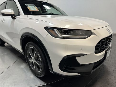 Used 2025 Honda HR-V EX-L image 3