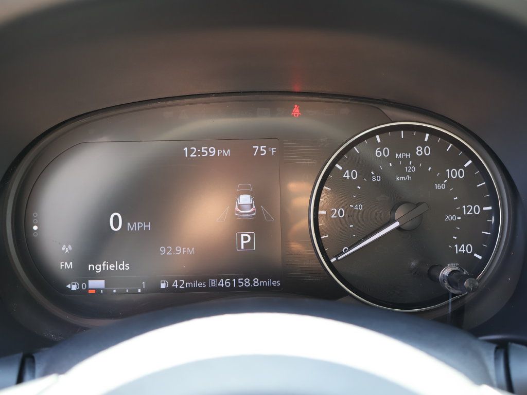 Used 2024 Nissan Kicks SR w/ SR Premium Package FWD image 27