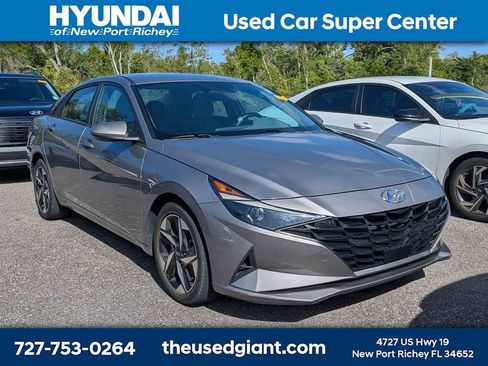 Used 2023 Hyundai Elantra SEL w/ Convenience Package image 4
