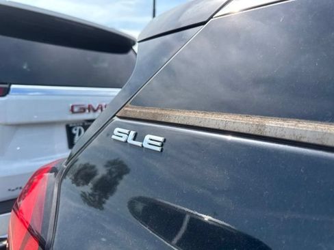 Used 2018 GMC Terrain SLE w/ Driver Convenience Package FWD image 10