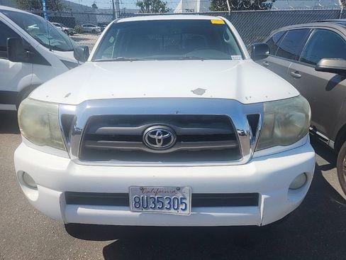 Used 2009 Toyota Tacoma PreRunner RWD image 2