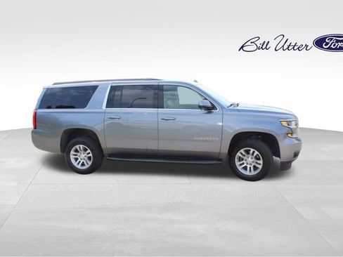 Used 2019 Chevrolet Suburban LT AWD/4WD image 4