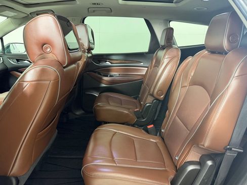 Used 2018 Buick Enclave Avenir w/ Avenir Technology Package FWD image 21