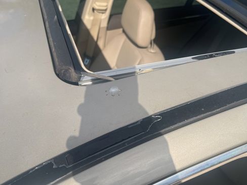 Used 2010 Mercedes-Benz C 300 Sedan image 8