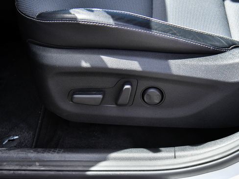 Used 2022 Kia Niro EX FWD image 17