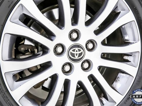 Used 2020 Toyota Sienna XLE image 41