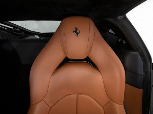 Used 2018 Ferrari 488 GTB image 4