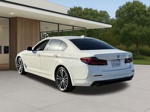 Certified 2023 BMW 530e w/ Convenience Package image 11