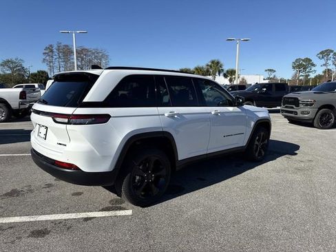 New 2025 Jeep Grand Cherokee Limited w/ Black Appearance Package image 3